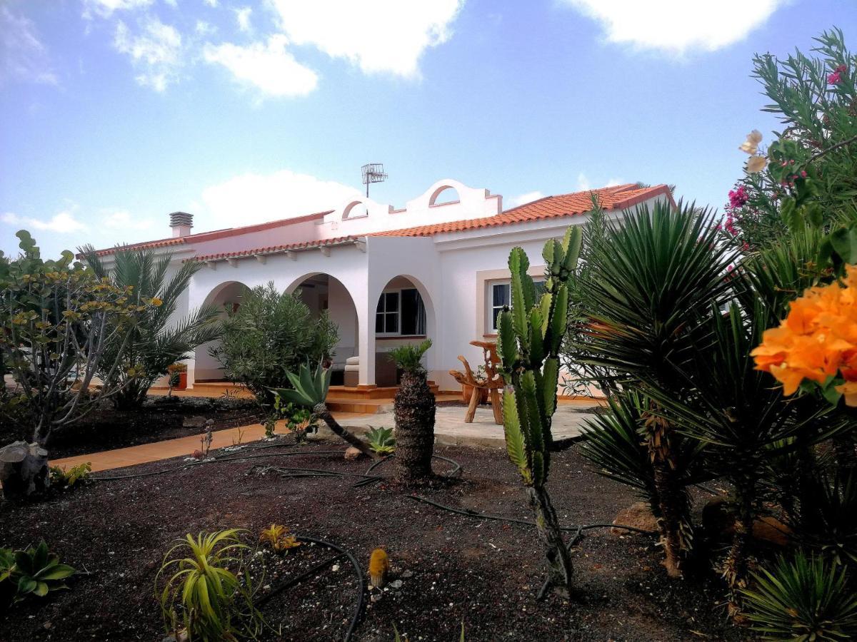 Villa Cheli Fuerteventura Golf Resort Caleta De Fuste Exterior photo